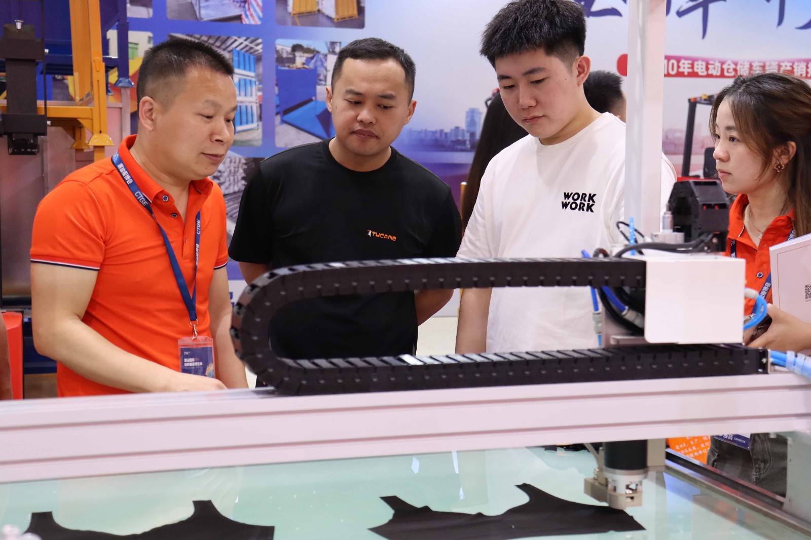 1712112994475541.jpg 8.jpg